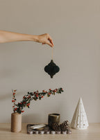 MISTLETOE MOMENT